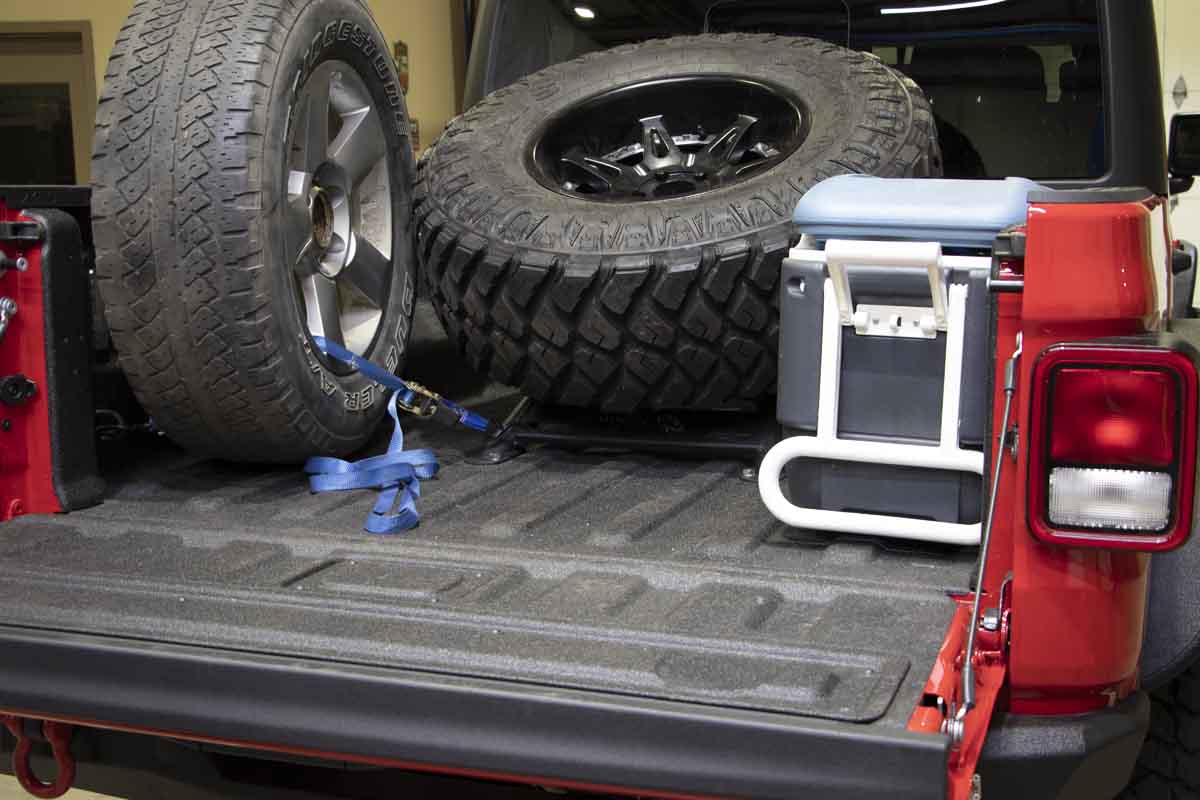 Fishbone Offroad 2020+ Jeep Gladiator JT In-Bed Tire Carrier - FB21213