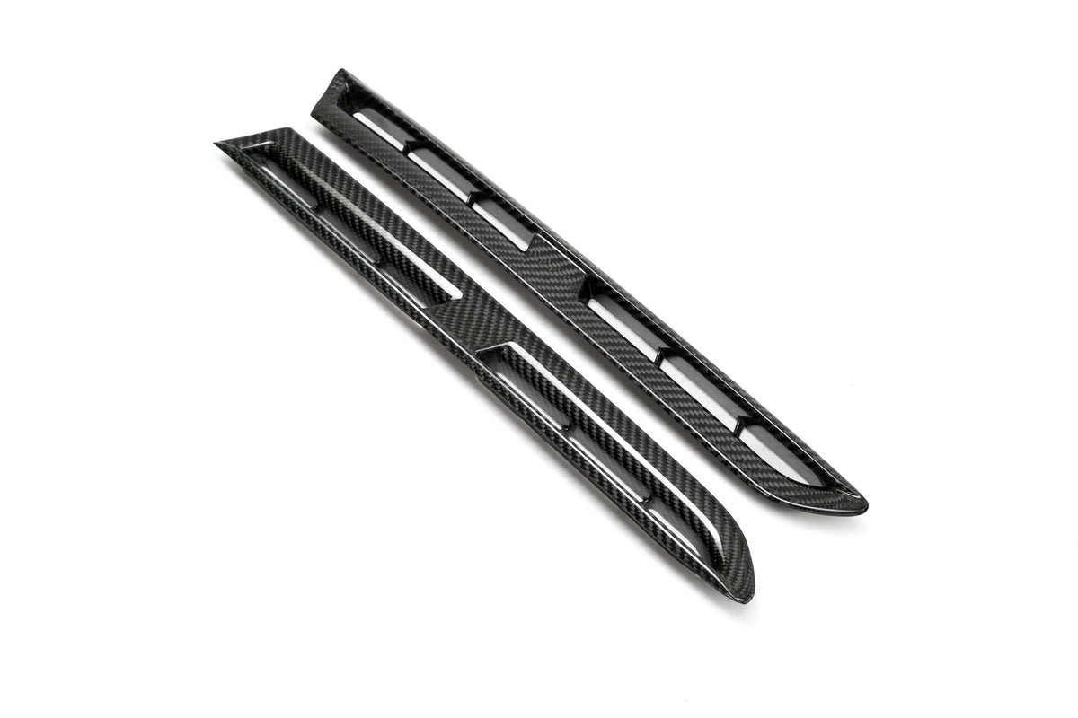 Seibon 09-10 Nissan GTR R35 Carbon Fiber Fender Ducts (Pair) - FD0910NSGTR