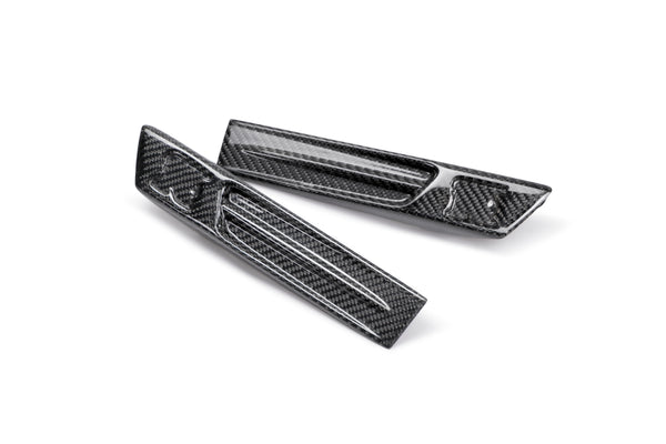Seibon 09-10 Nissan GTR R35 Carbon Fiber Fender Duct Logos (Pair) - FDL0910NSGTR