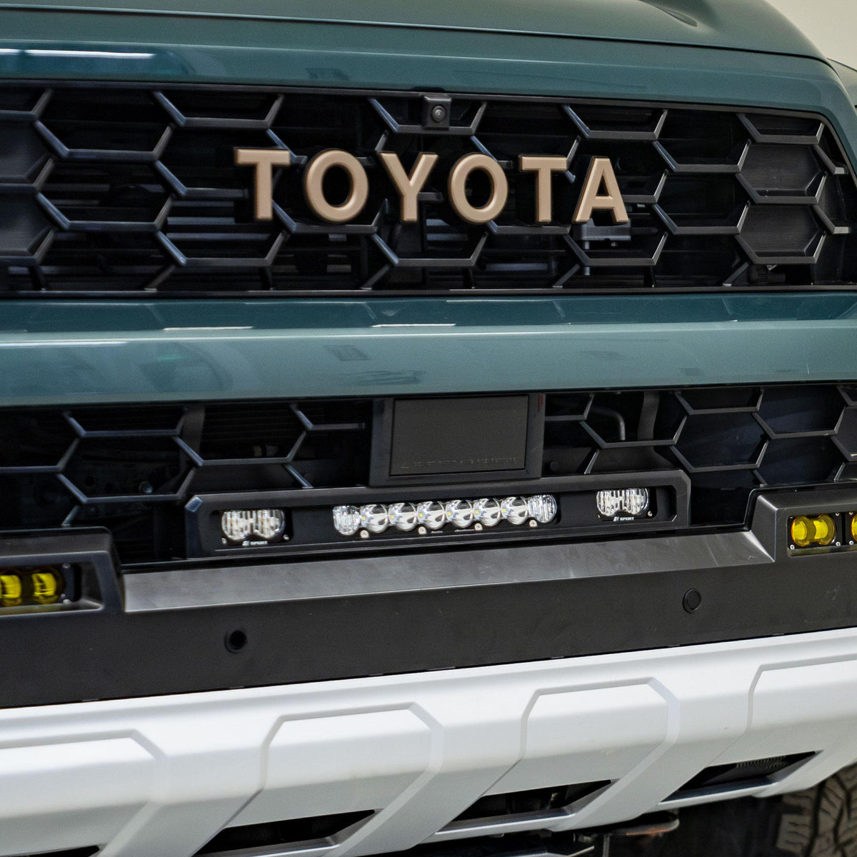 Baja Designs 2025 Toyota 4Runner TRD 10in Pro S2 Pro Grille Light Replacement Kit - Clear - 448293