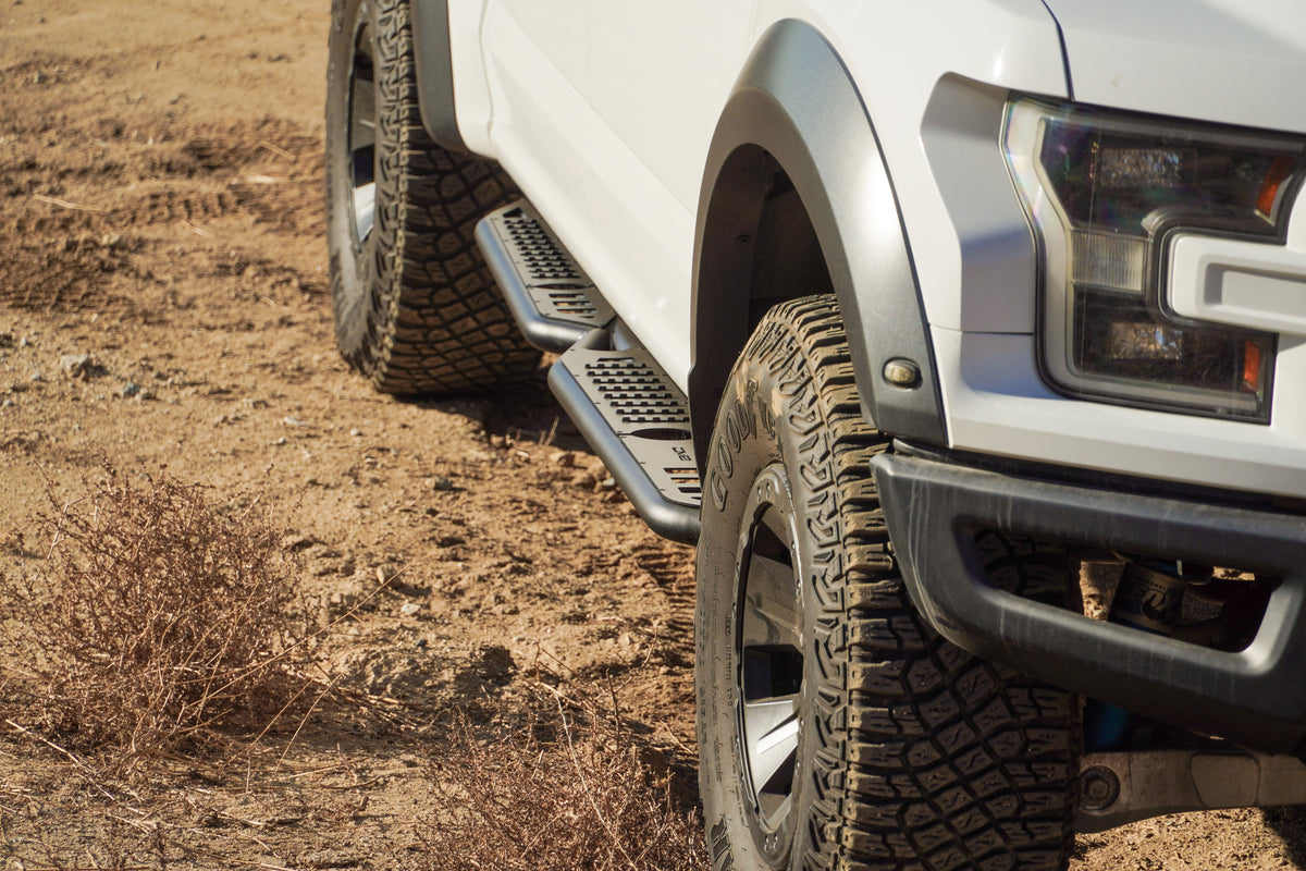 DV8 Offroad - 2015-2026 Ford F-150 Crew Cab & Raptor | OE Plus Side Steps - SRFF1-01