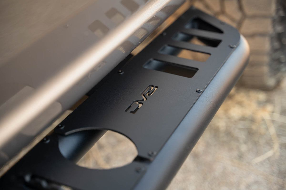 DV8 Offroad - 2015-2026 Ford F-150 Crew Cab & Raptor | OE Plus Side Steps - SRFF1-01