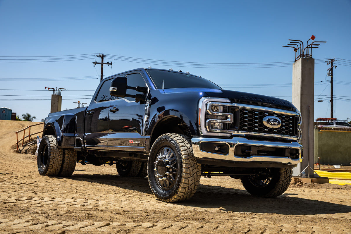 ICON 23-25 Ford F-250/F-350 Super Duty 4WD Gas 2.5in Lift Front Dual Rate Coil Spring Kit - 62517