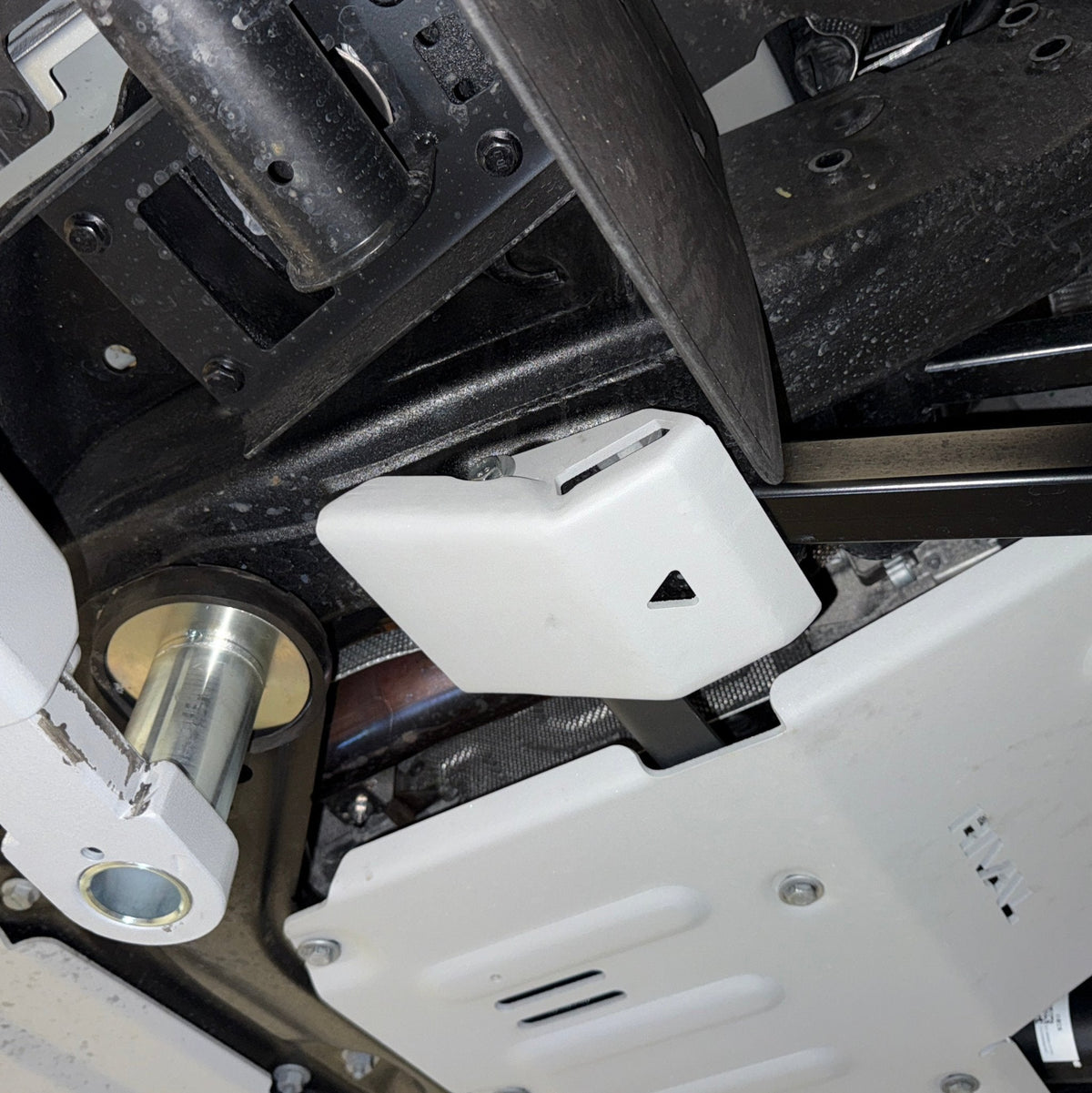 Rival Ineos Grenadier Aluminum Front And Rear Lower Control Arms Skid Plate - 2333.4503.1.6