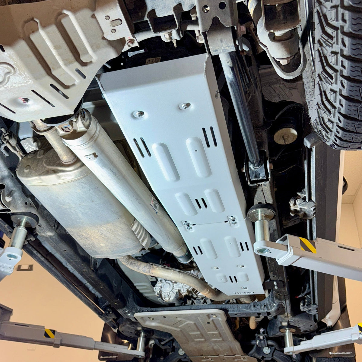 Rival 24-26 Toyota Tacoma Aluminum Gas Tank Skid Plate - 2333.9583.1.6