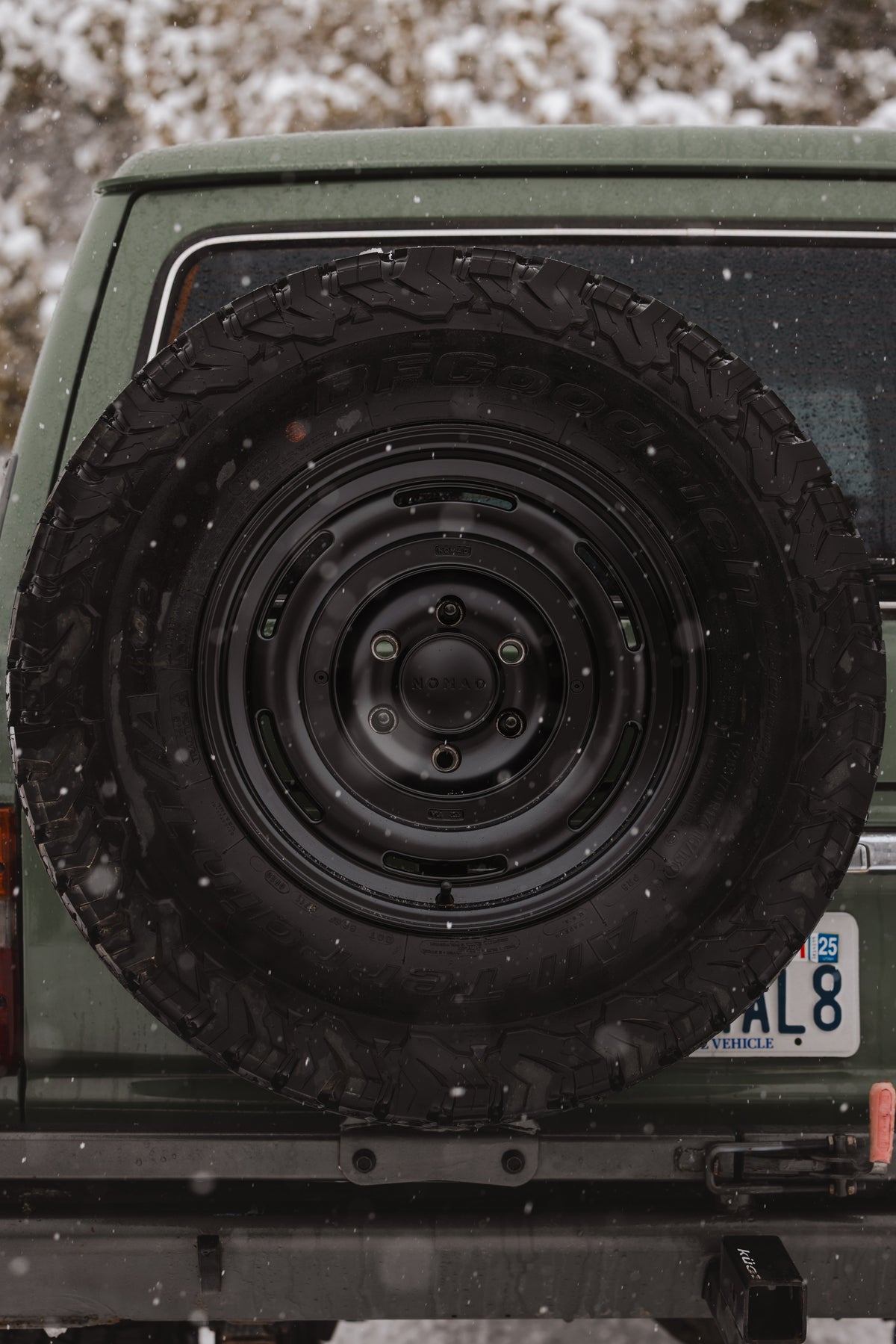Nomad N504SB Field 17x8.5in / 5x127 BP / 0mm Offset / 106.1mm Bore