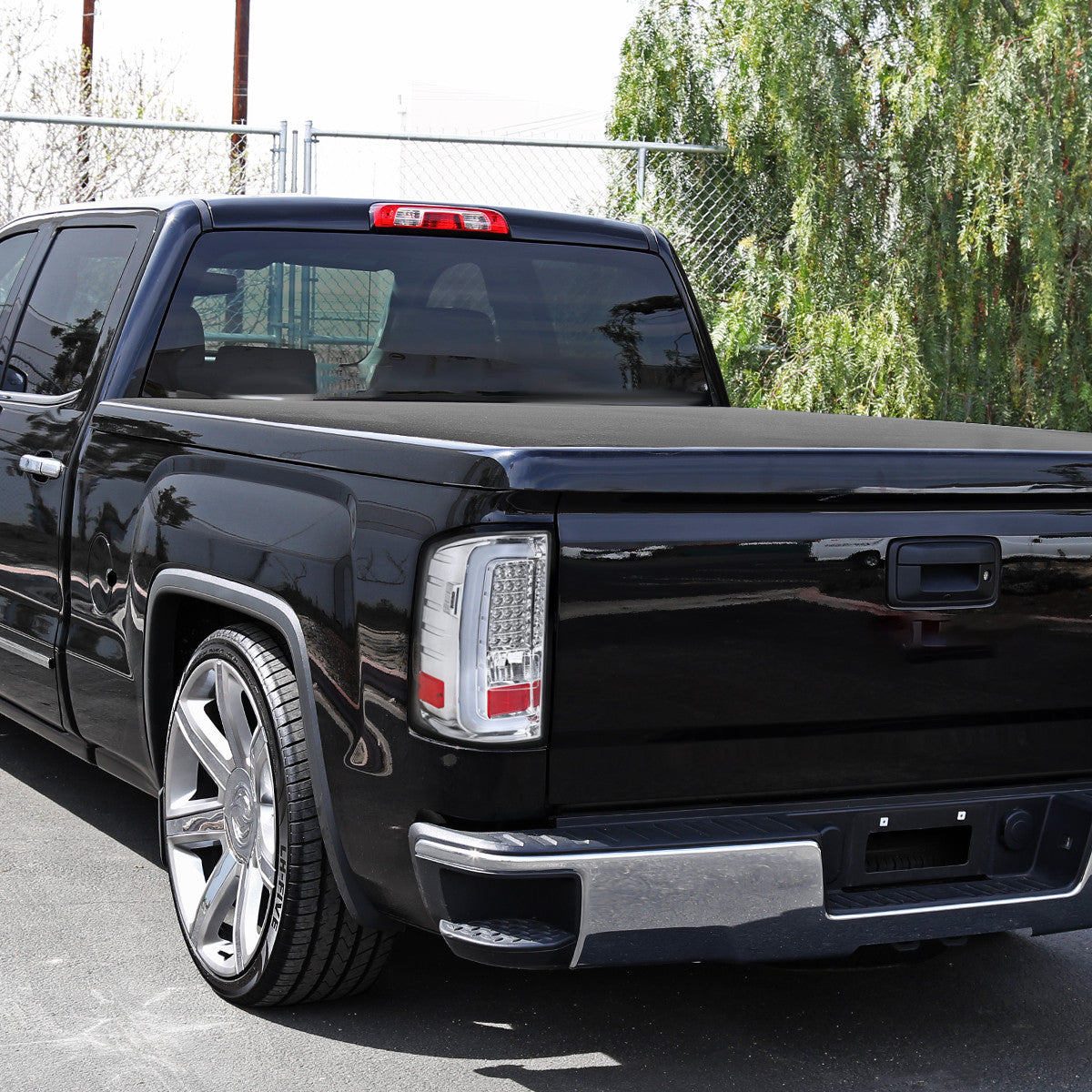 Spec-D Tuning - 2014-2018 GMC Sierra 1500/2500HD/3500HD LED Tail Lights (Chrome Housing/Clear Lens) - LT-SIE14CLED-TM