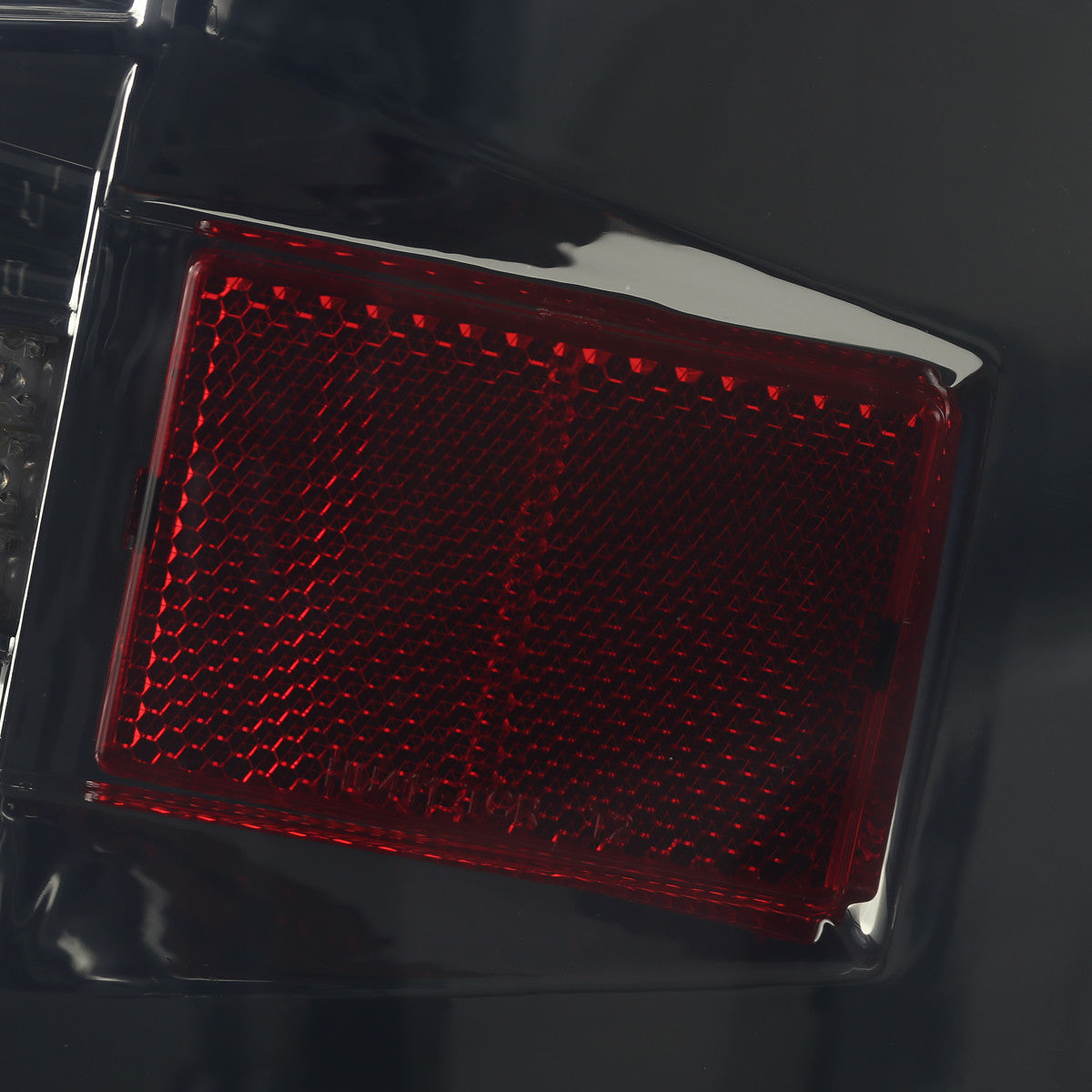 Spec-D Tuning - 2014-2019 Chevrolet Silverado 1500/ 2015-2019 Silverado 2500HD 3500HD GMC Sierra 3500HD LED Tail Lights (Chrome Housing/Smoked Lens) - LT-SIV14GLED-TM