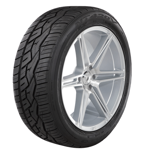 Nitto NT420V 295/30R22 All Season
