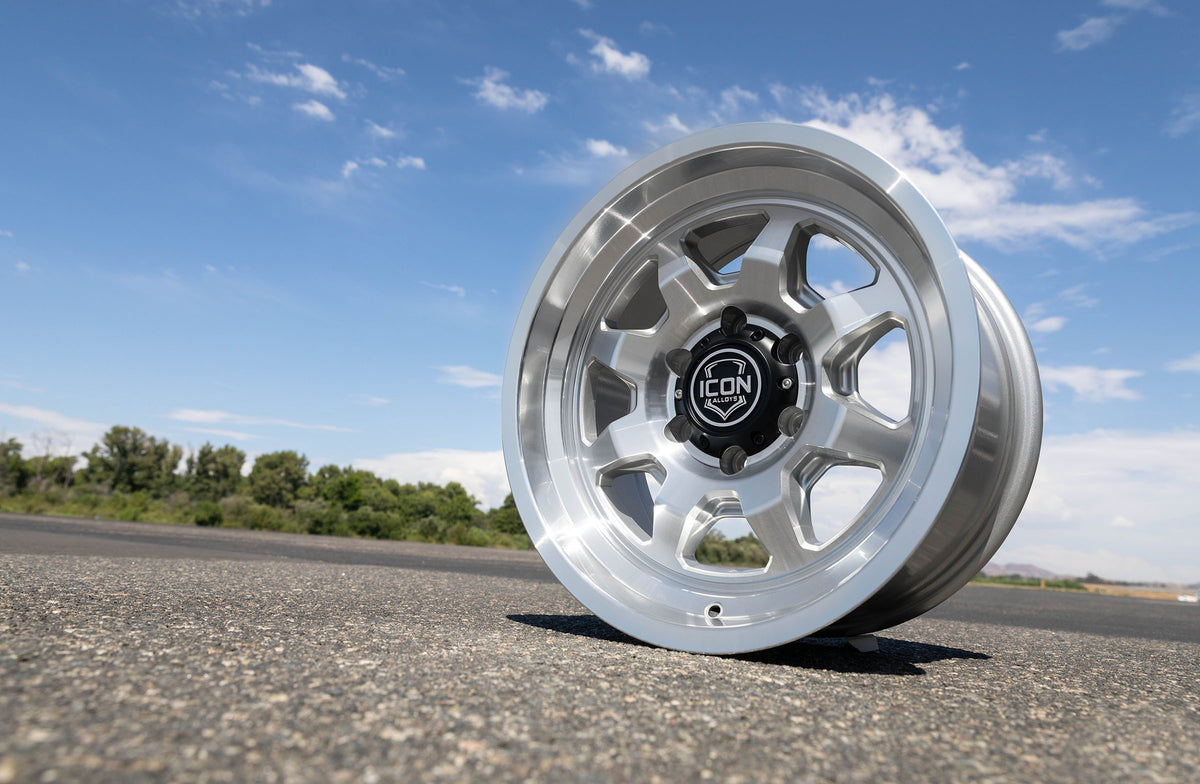 ICON Nuevo 17 X 8.5 6 X 5.5 0mm Offset 4.75in BS Silver Machined - 8117858347SM