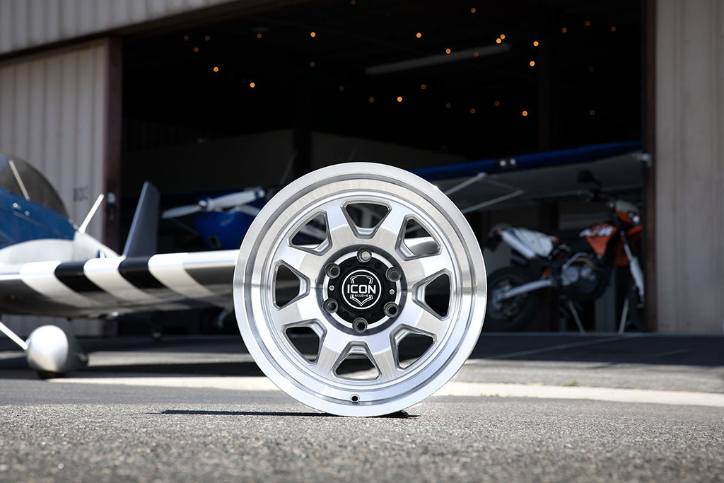 ICON Nuevo 17 X 8.5 6 X 5.5 0mm Offset 4.75in BS Silver Machined - 8117858347SM