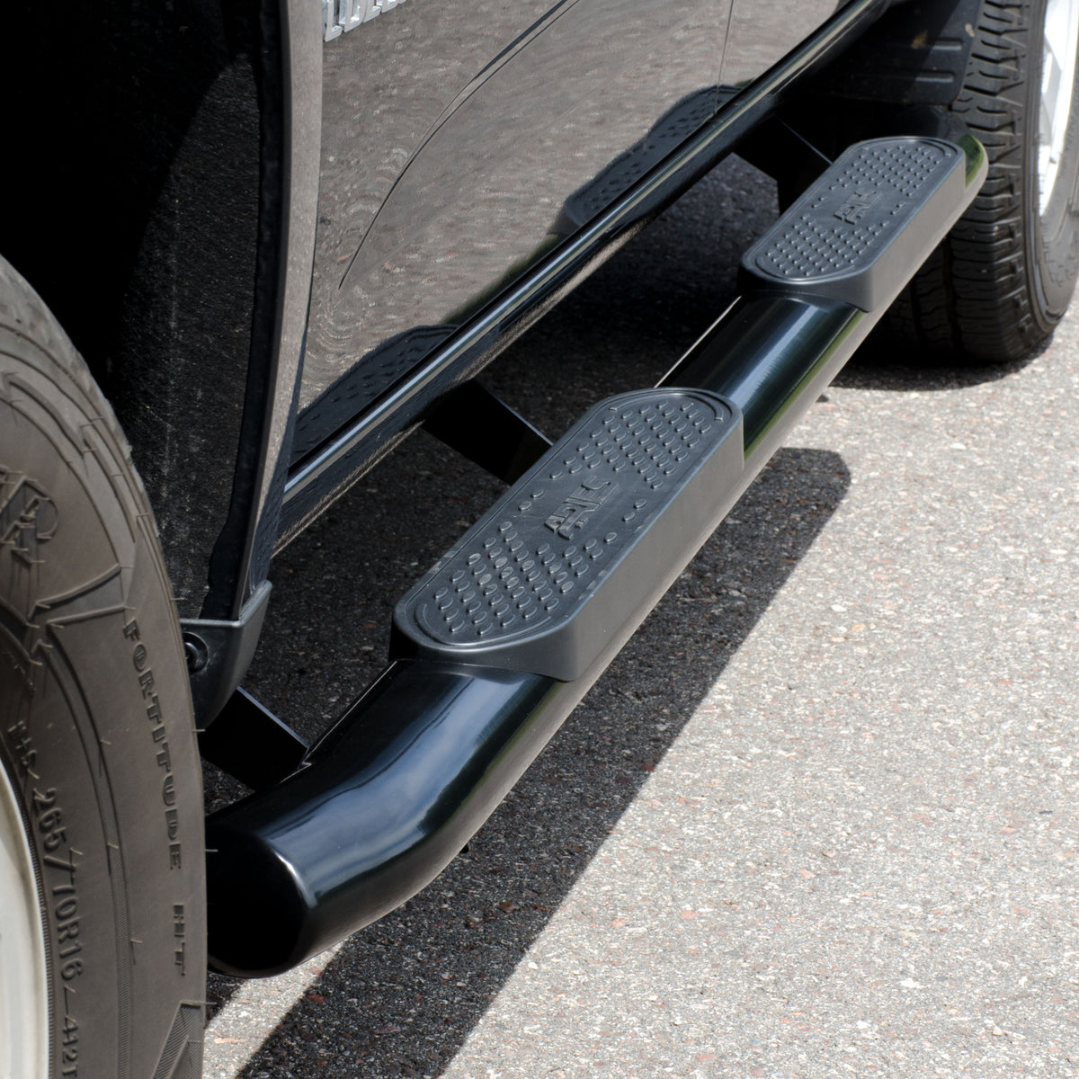 ARIES S224051 4-Inch Oval Black Steel Nerf Bars, Select Chevrolet Colorado, GMC Canyon Crew Cab