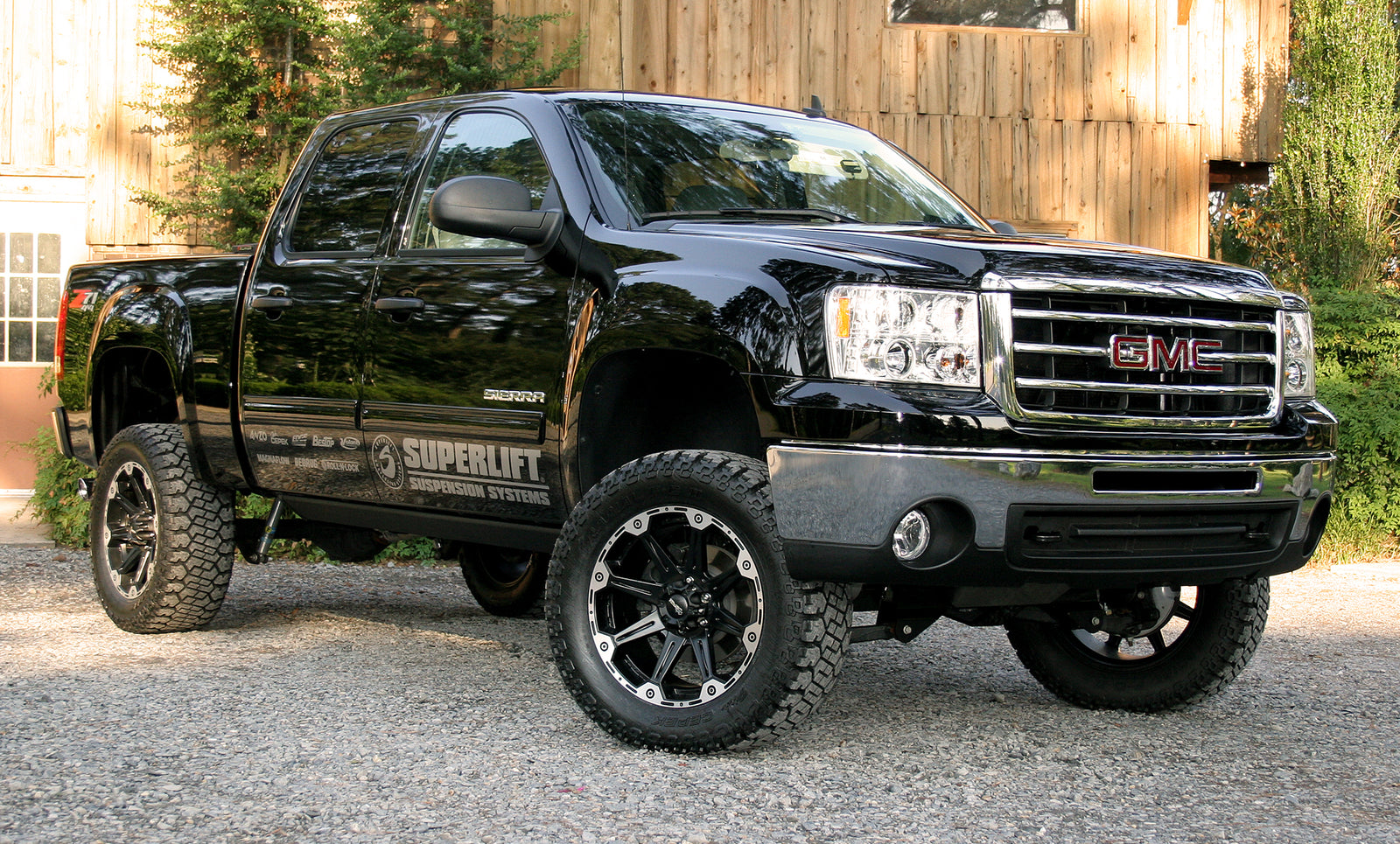 Superlift 07-13 Chevy Silv/GMC Sierra 1500 4WD 6.5in Lift Kit w/ Bilstein Rear Shocks - K162B - mounted