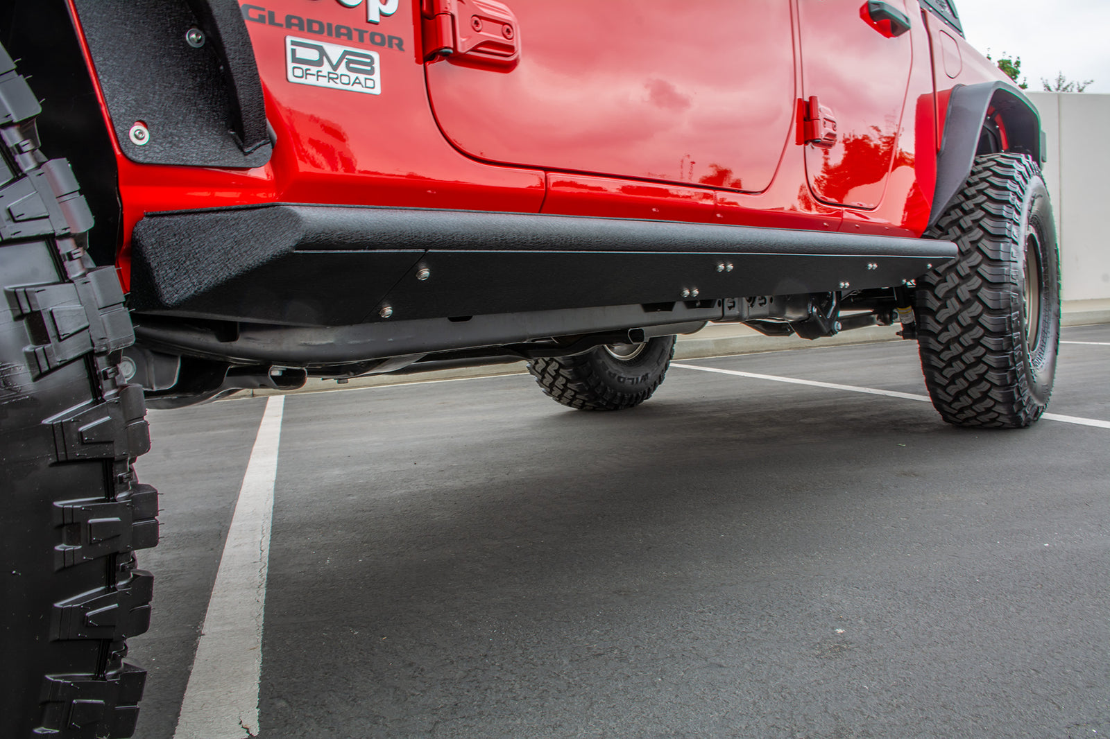 DV8 Offroad - Rock Slider with Step; Pair - SRGL-02