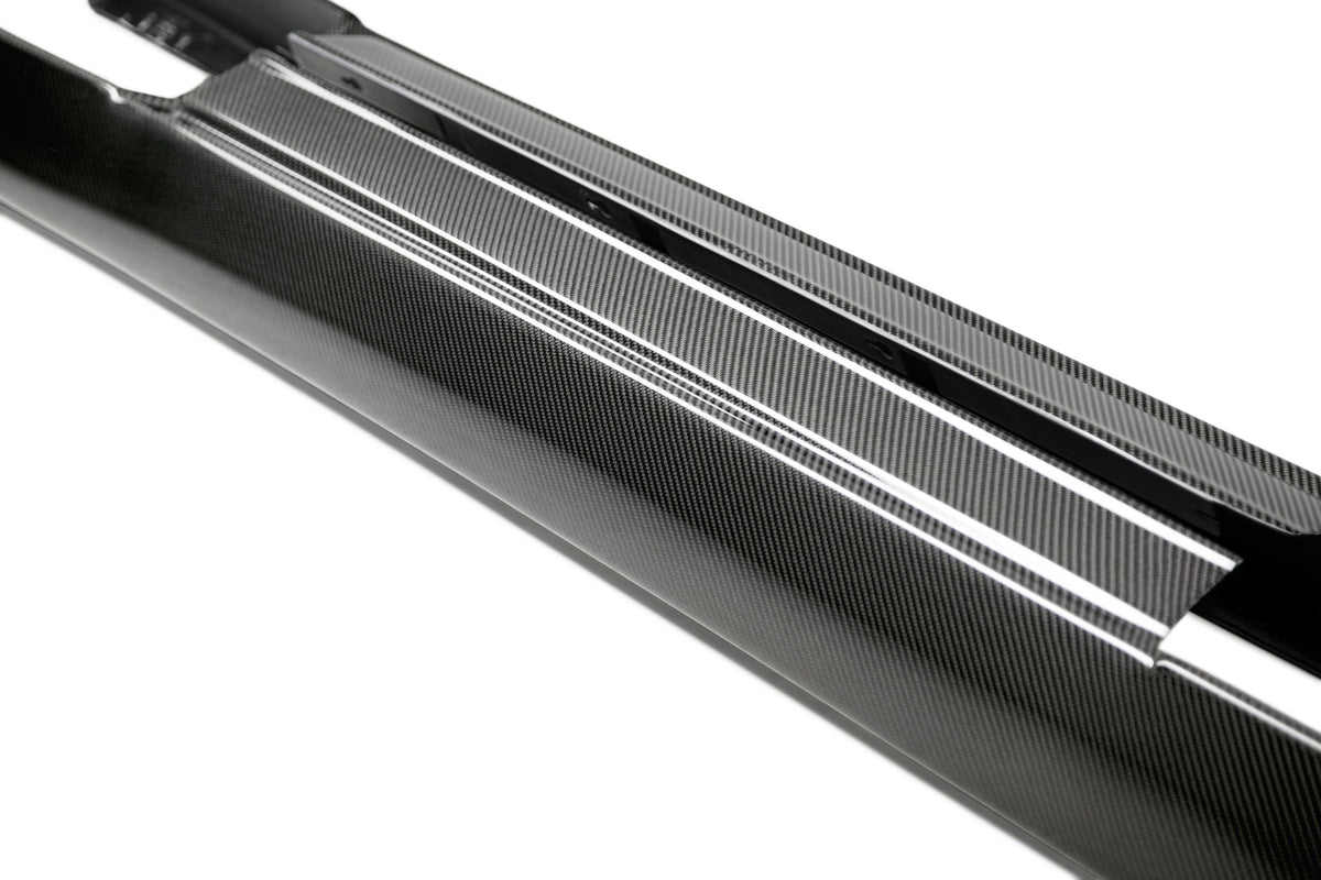 Seibon 09-10 Nissan GTR R35 OEm Style Carbon Fiber Side Skirts - SS0910NSGTR-OE