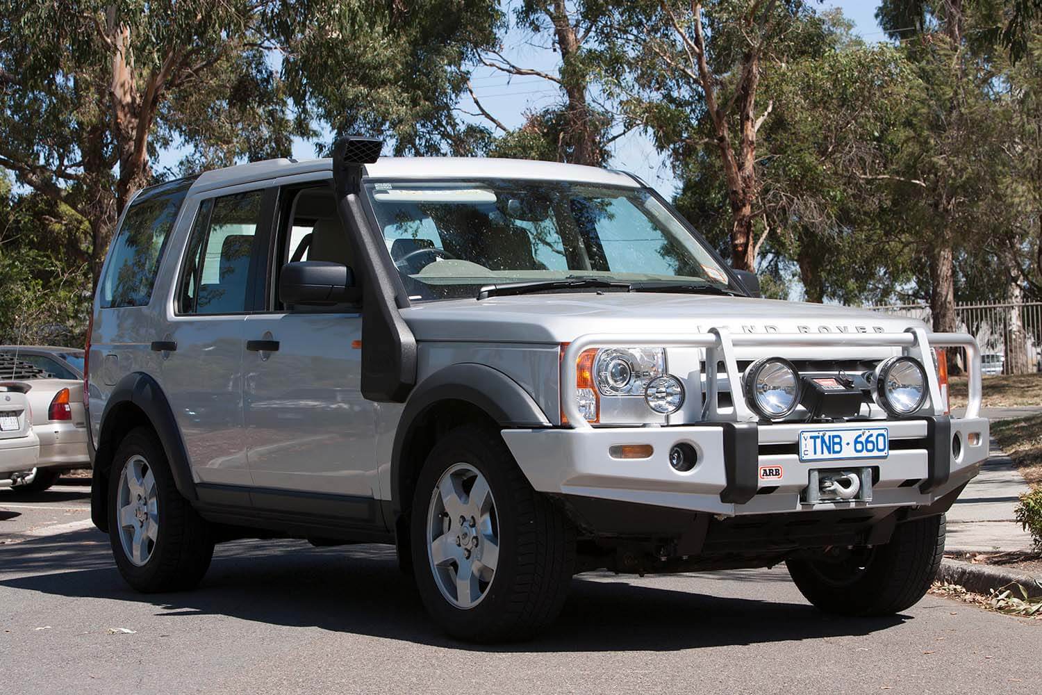 ARB Safari 4X4 Snorkel Vspec Disco 3&4 Dsl 2.7L/3L 06-17 - SS385HF for 2005-2009 Land Rover LR3 - front view