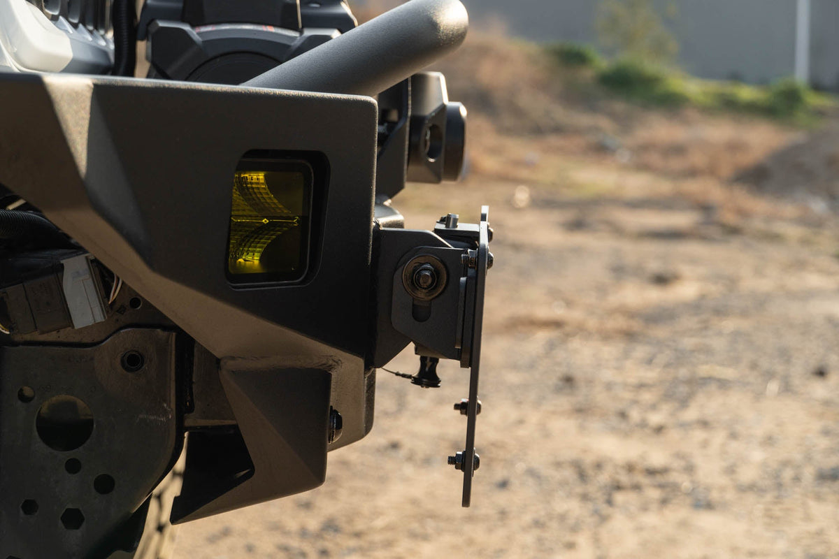 DV8 Offroad - Universal Quick Release D-Ring License Plate Mount - LPUN-01