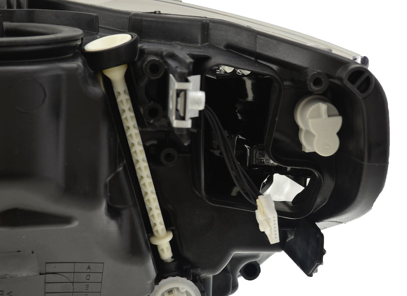 Hella 15 Bmw 3Ser - Headlamp Rh Led - 012103961