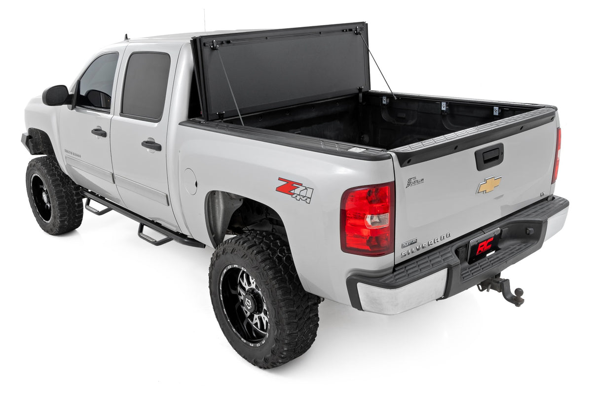 Rough Country - Hard Tri-Fold Flip Up Bed Cover - 5'9" Bed - Chevy/GMC 1500 (07-13) - 49113551 by Rough Country - close-up