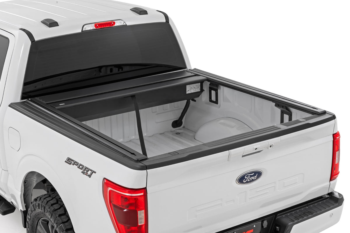 Rough Country - Manual Retractable Bed Cover - 5'7" Bed - Ford F-150 (15-26)/F-150 Lightning (22-26) - 53509550