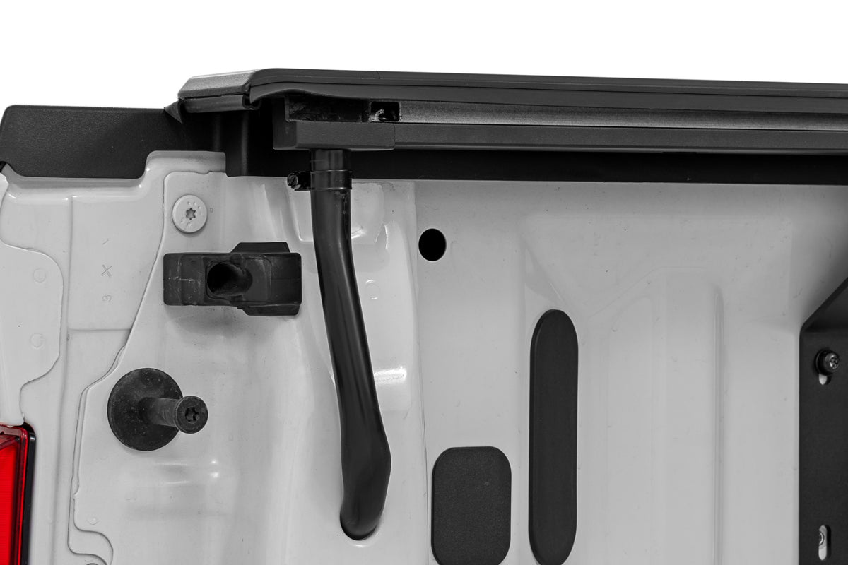 Rough Country - Manual Retractable Bed Cover - 5'7" Bed - Ford F-150 (15-26)/F-150 Lightning (22-26) - 53509550