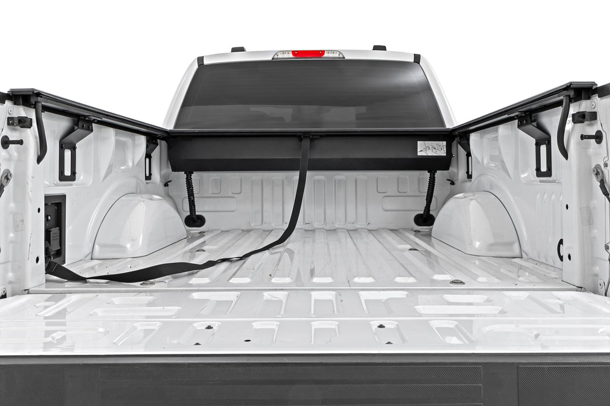 Rough Country - Manual Retractable Bed Cover - 5'7" Bed - Ford F-150 (15-26)/F-150 Lightning (22-26) - 53509550