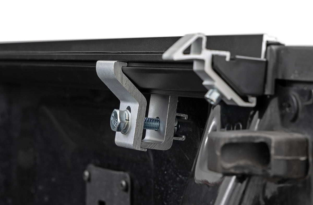 Rough Country - Hard Roll Up Cover - 6'10" Bed - Ford F-250/F-350 Super Duty 2WD/4WD (17-25) - 50517650 by Rough Country - cl