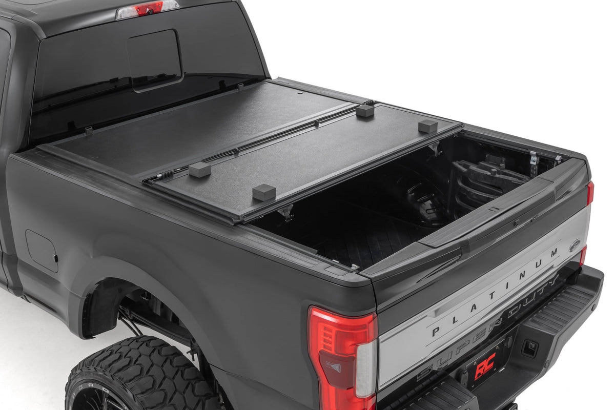 Rough Country - Hard Low Profile Bed Cover - 6'10" Bed - Ford F-250/F-350 Super Duty (17-25) - 47220651B by Rough Country - a