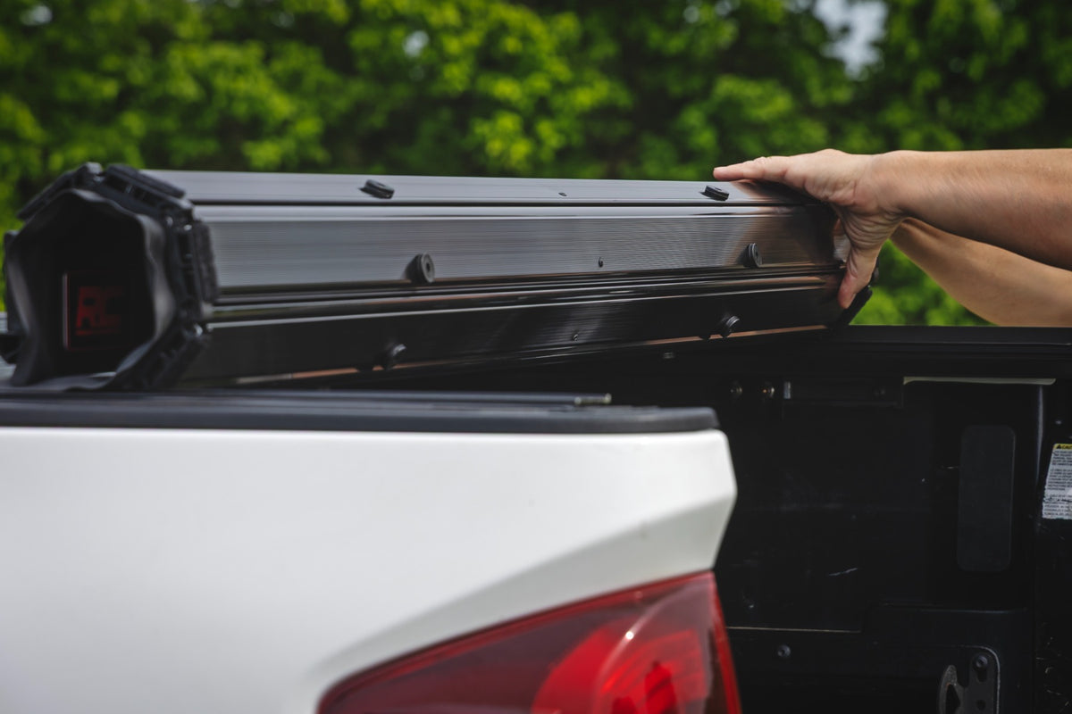 Rough Country - Hard Roll Up Bed Cover - 6' Bed - Toyota Tacoma 2WD/4WD (2016-2023) - 50420600