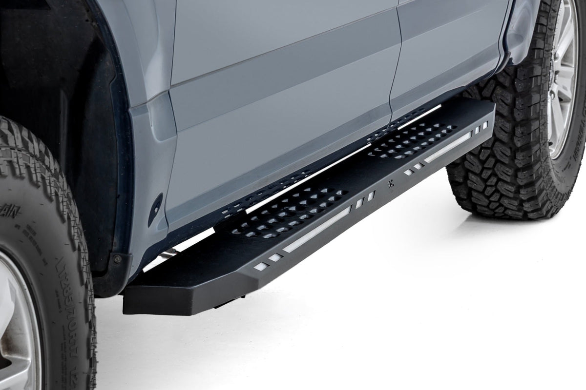 Rough Country - AC2 Running Boards - Amber/White - Crew Cab - Ford F-150/Lightning/F-250/F-350/Raptor (15-25) - 57005 by Roug