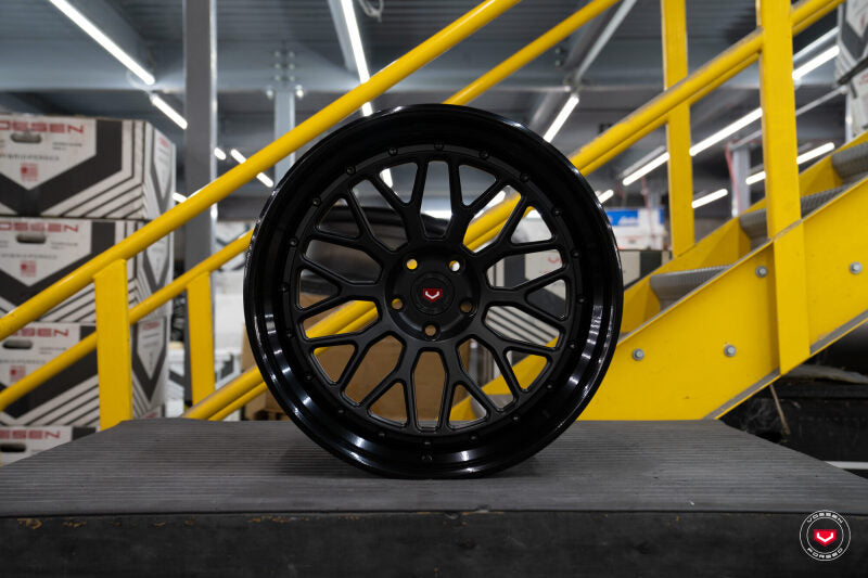 Vossen Forged GEN-01 - 3pc - 21x10.5 - ET18 - 5x132 - 66.56 - Satin Blk Ctr / Gloss Blk Outer - GEN-01-3P-1M5001