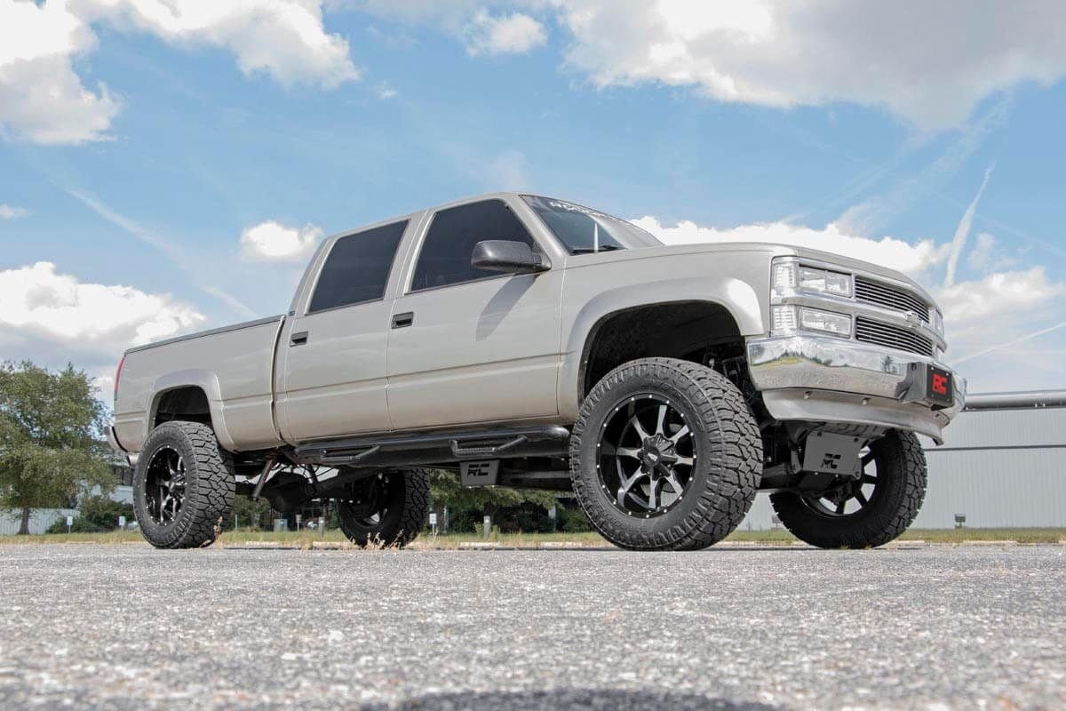 Rough Country - 6 Inch Lift Kit - 8-Lug - V2 - Chevy 3/4-Ton Suburban/C2500/K2500 Truck/C3500/K3500 Truck (88-00) - 16170 for