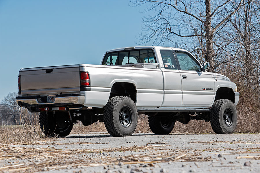 Rough Country - 3 Inch Lift Kit - M1 - Dodge 2500 4WD (1994-2002) - 35140 for 1994-2002 Dodge Ram 2500 - installed view