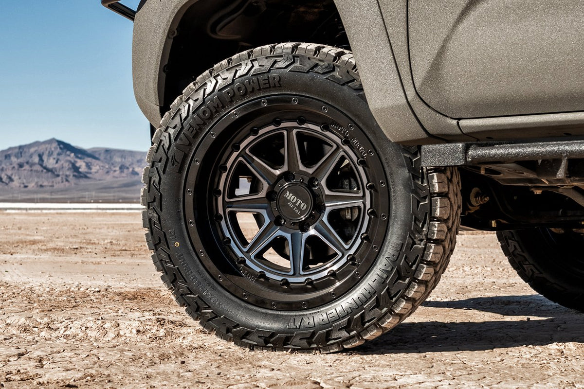 Rough Country - 33x12.50R17 Venom Terra Hunter R/T - TVPRT05N by Rough Country - close-up