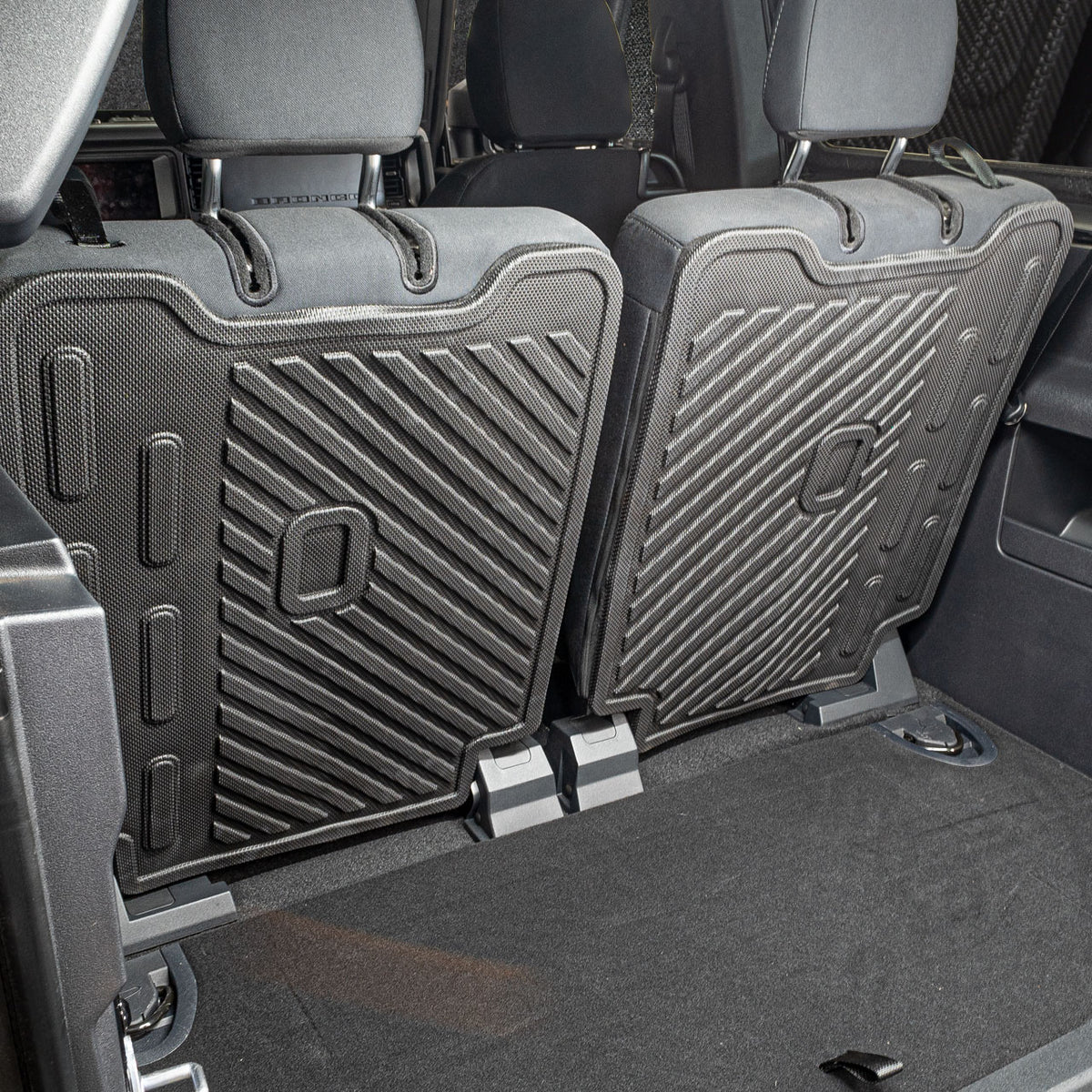 IAG-ACC-F3018-02.jpg