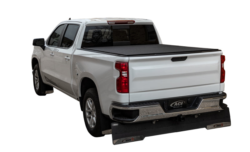 Access LOMAX Pro Series 22-24 Toyota Tundra 5ft6in Bed Professional Series Cover - B0050099