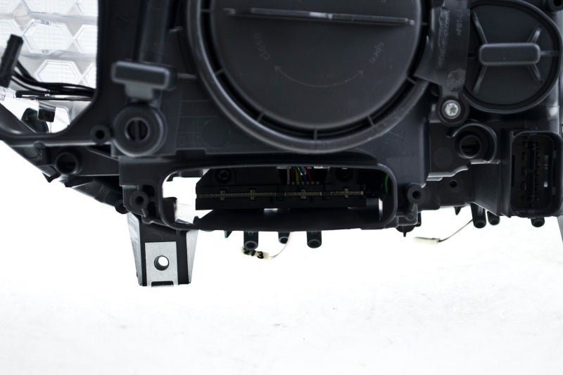 Hella 2011 Bmw 5Ser Sdn F10 W/Ahl - Headlamp Lh Xen - 010131651