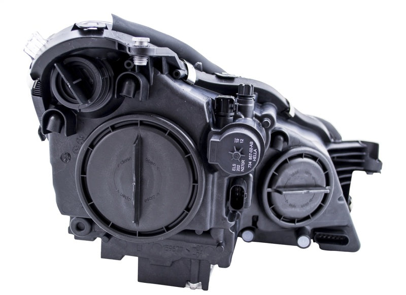 Hella 2005-2010 Mercedes-Benz CLS500 Bi-Xenon Headlight Assembly - 008821351