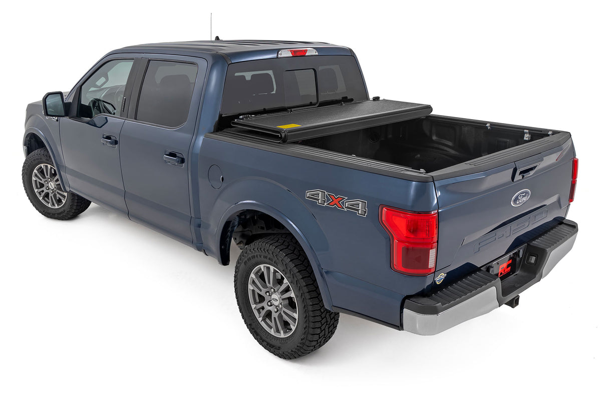 Rough Country - Hard Low Profile Bed Cover - 5'7" Bed - Ford F-150 (21-25)/F-150 Lightning (22-25) - 47221550B for 2021-2023 