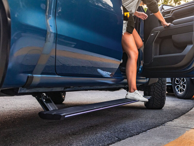 AMP Research 21-26 Chevrolet Suburban PowerStep Vision - 96327-01A