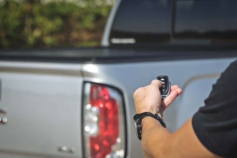 Rough Country - Powered Retractable Bed Cover - 5' Bed - Chevy/GMC Canyon/Colorado (15-26) - 51120500