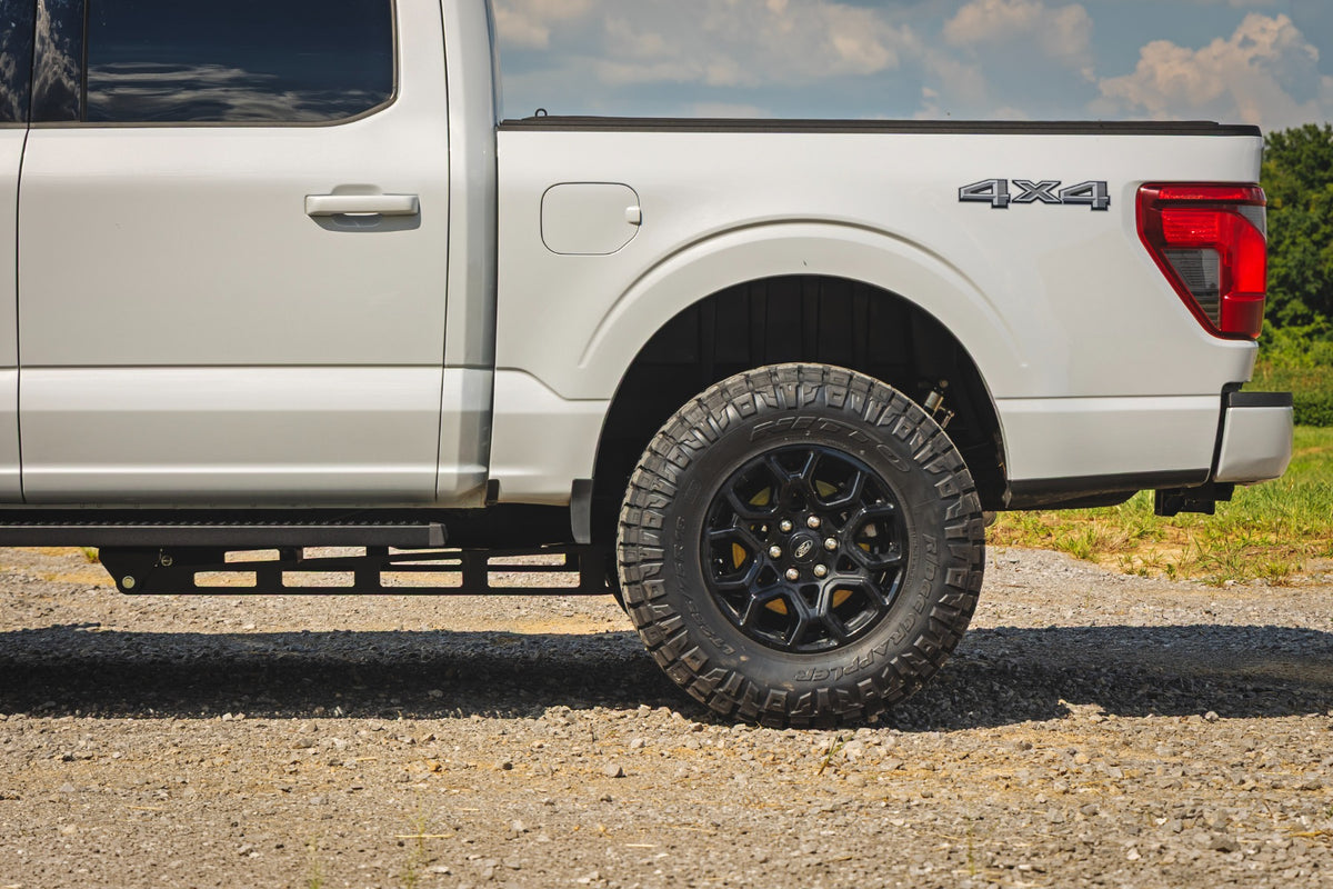 Rough Country - Traction Bar Kit - 3-6 Inch Lift - Ford F-150 4WD (2021-2026) - 51149