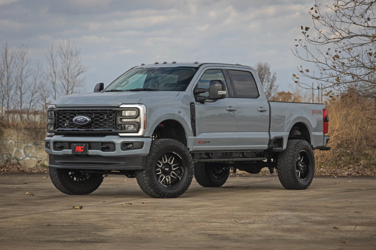Rough Country - 4.5 Inch Lift  - C/O V2 - Ford F-250/F-350 Super Duty 4WD (2023-2025) - 400158 by Rough Country - angle view