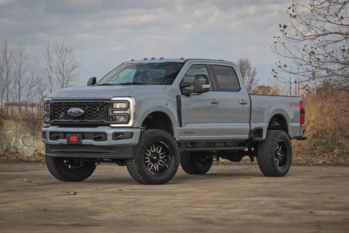 Rough Country - 4.5 Inch Lift Kit - Radius Arm - V2 - Diesel - Ford F-250/F-350 Super Duty (23-25) - 400357 by Rough Country 