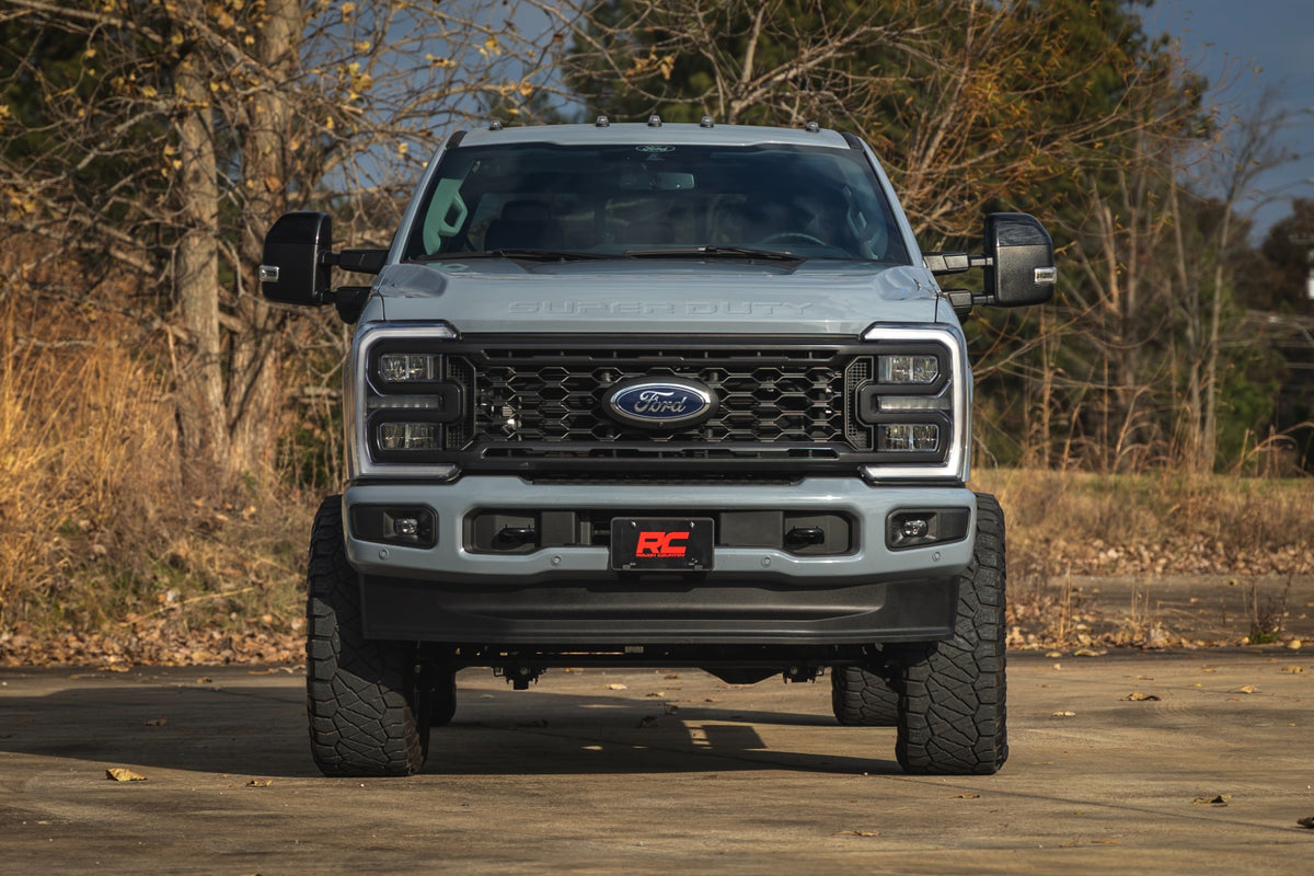 Rough Country - 4.5 Inch Lift Kit - Radius Arm - V2 - Diesel - Ford F-250/F-350 Super Duty (23-25) - 400357 by Rough Country 