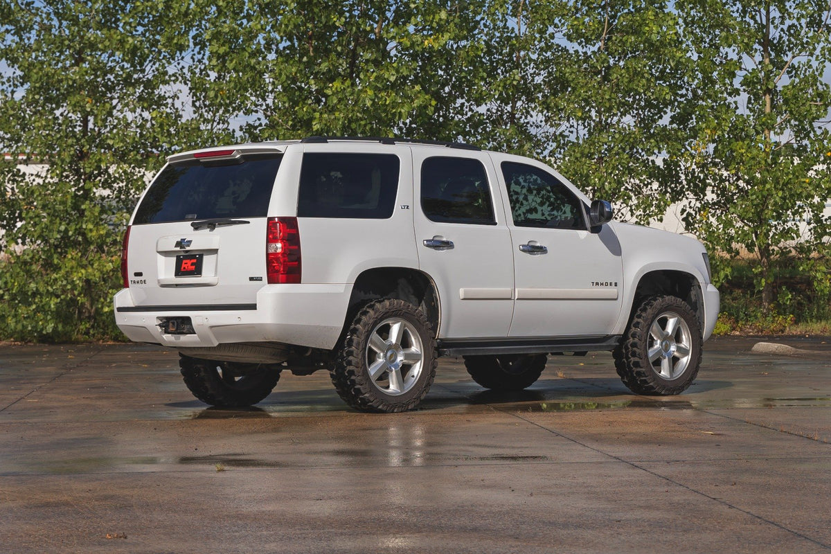 Rough Country - 3.5 Inch Lift Kit - M1 Struts - Forged UCAs - Chevy/GMC SUV 1500 2WD/4WD (2007-2020) - 19340 for 2007-2020 Ch