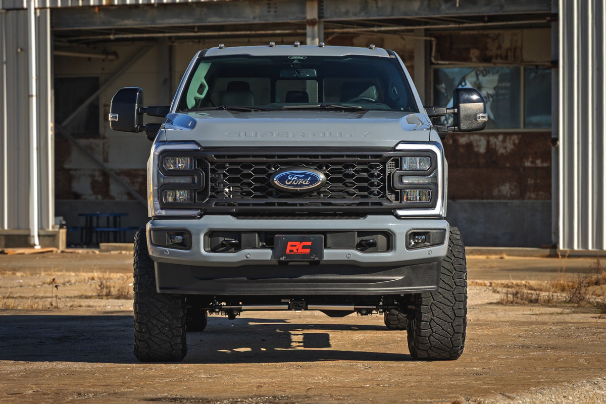 Rough Country - 6 Inch Lift - C/O V2 - Ford F-250/F-350 Super Duty 4WD (2023-2025) - 400258 by Rough Country - close-up