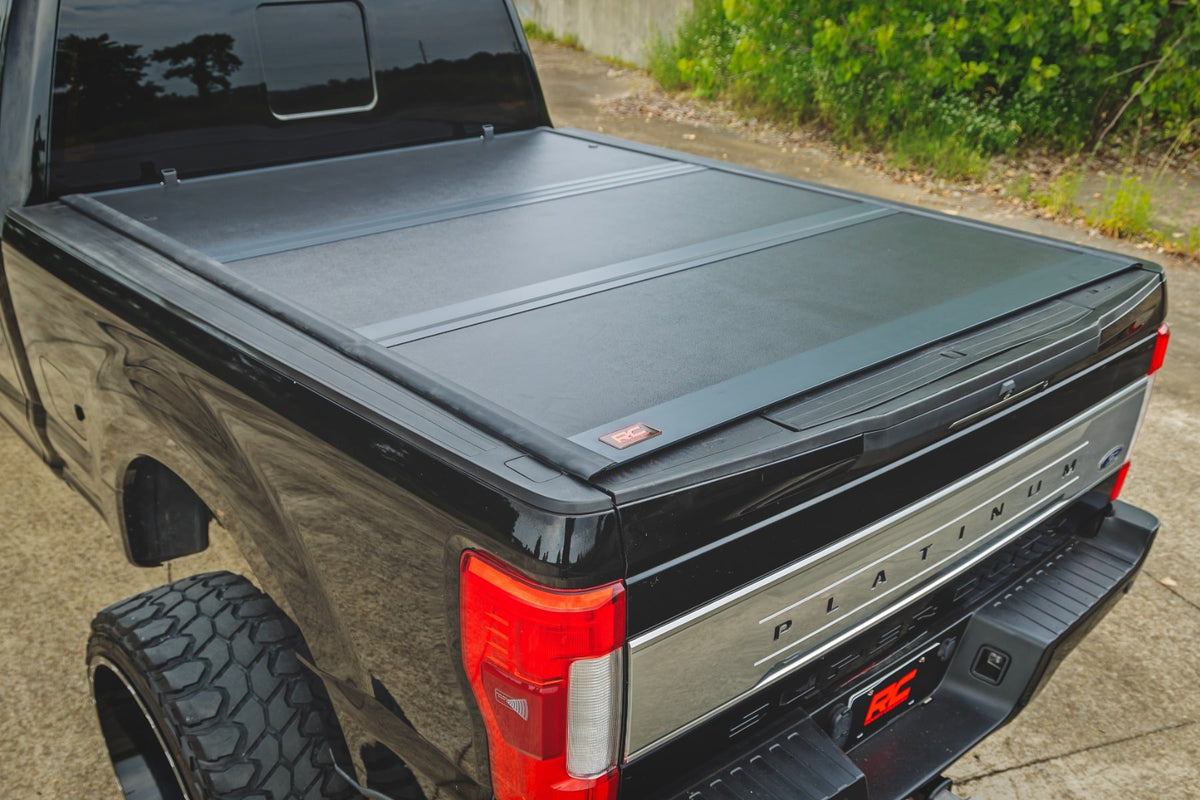 Rough Country - Hard Low Profile Bed Cover - 6'10" Bed - Ford F-250/F-350 Super Duty (17-25) - 47220651B by Rough Country - c