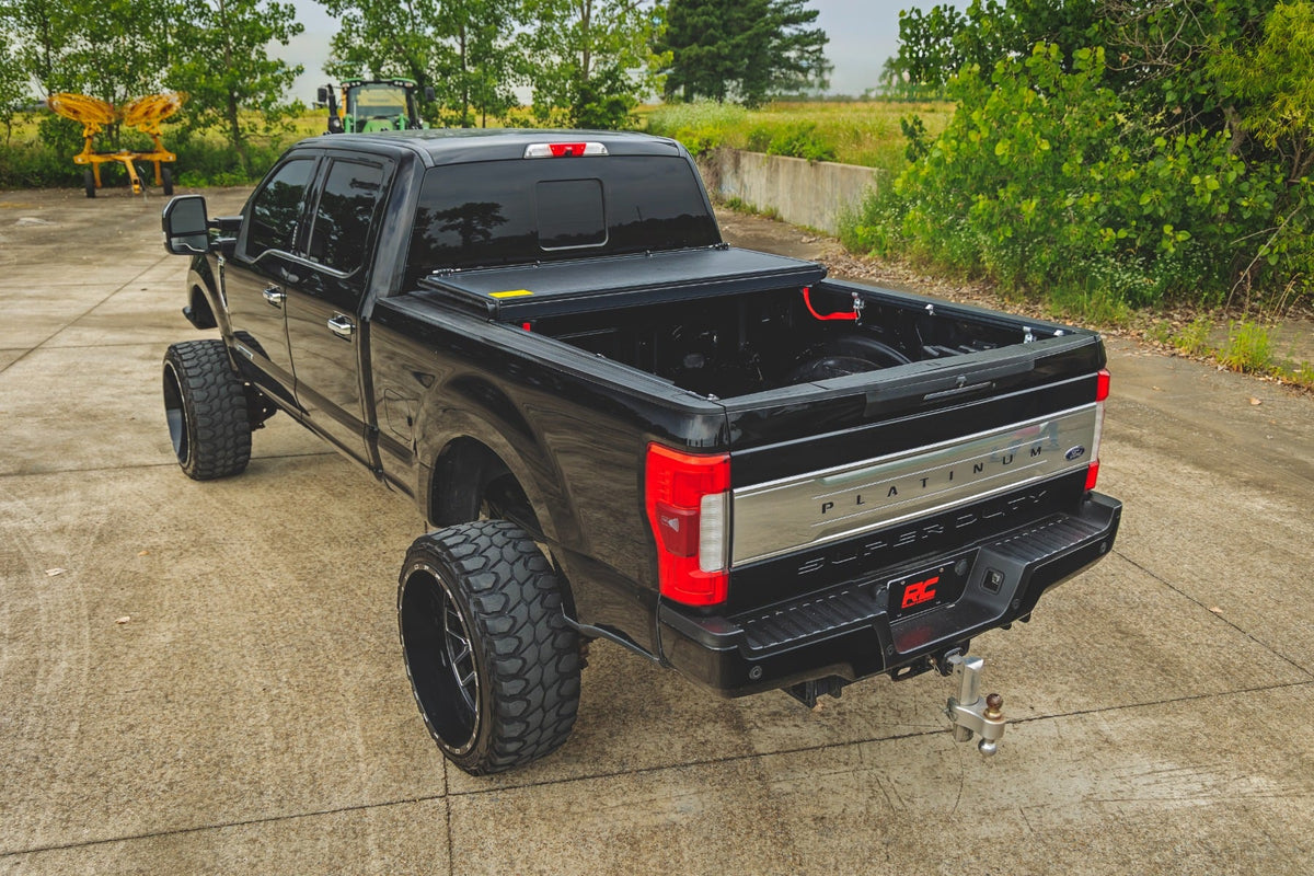 Rough Country - Hard Low Profile Bed Cover - 6'10" Bed - Ford F-250/F-350 Super Duty (17-25) - 47220651B by Rough Country - a
