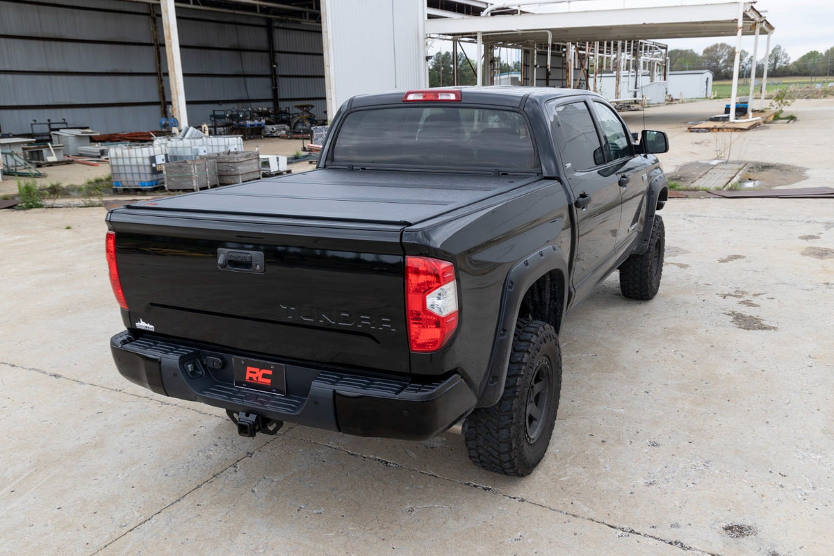 Rough Country - Hard Low Profile Bed Cover - 5'7" Bed - Toyota Tundra 2WD/4WD (2007-2021) - 47414550B by Rough Country - alte